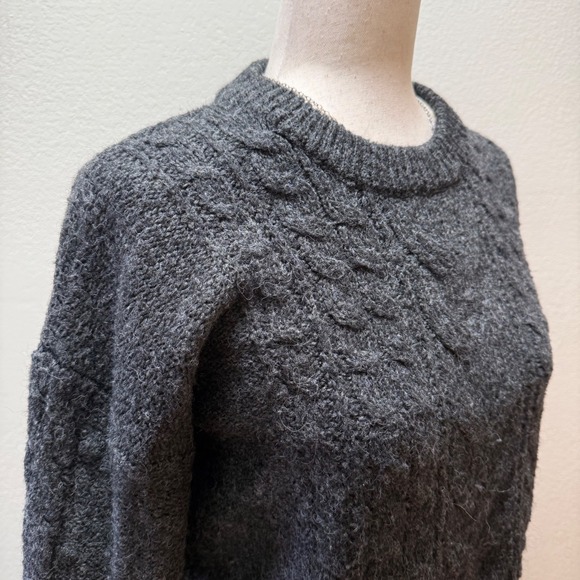 Old Navy Wool Blend Chunky Cable Knit Charcoal Gray Pullover Sweater Women XS - Picture 3 of 13